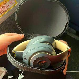 Beats headphones (studio 3)